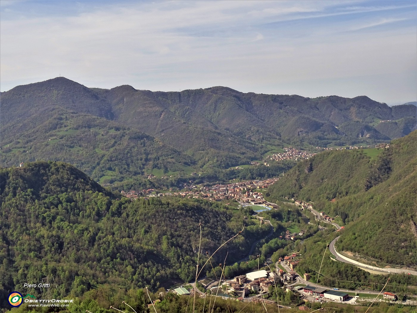 35 Bella vista sulla conca di Zogno col Canto Alto.JPG -                                